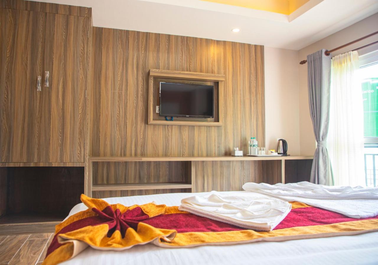 Hotel Pushkar ポカラ エクステリア 写真